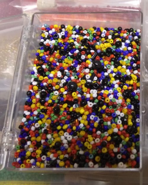 Judy Larson's Seed Bead and Nugget Necklace - , Beading, Beads, , Pull out a seed bead mixture.